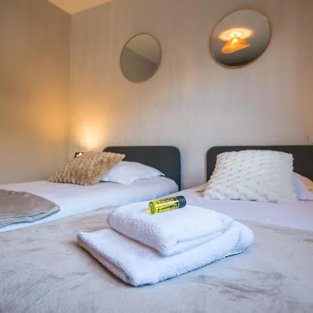 Apartament L'ecrin Du Clocher Maison Piscine Jardin Wifi *
