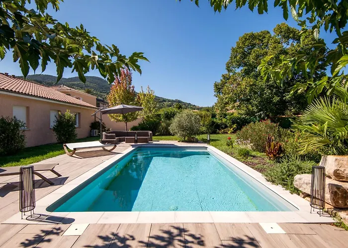 L'ecrin Du Clocher Maison Piscine Jardin Wifi *