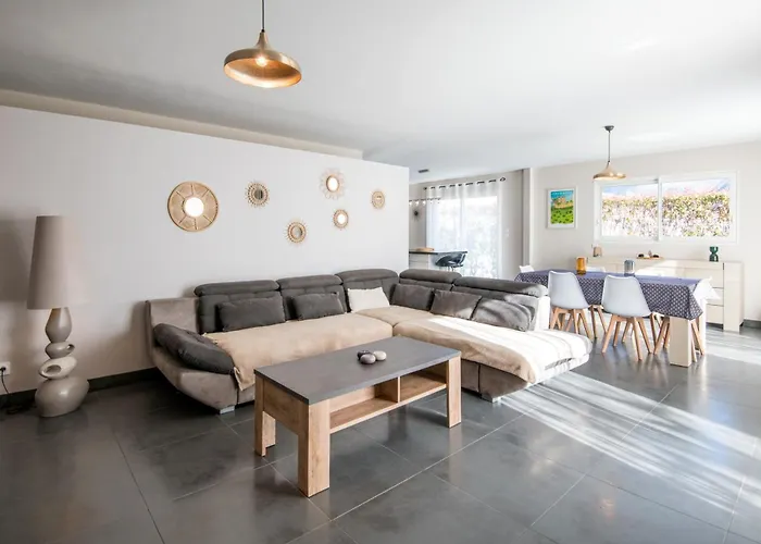 L'ecrin Du Clocher Maison Piscine Jardin Wifi Appartement *