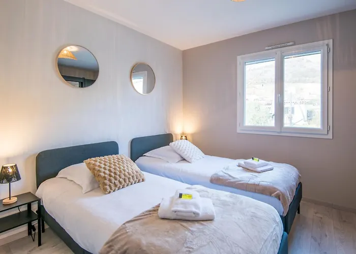 L'ecrin Du Clocher Maison Piscine Jardin Wifi *